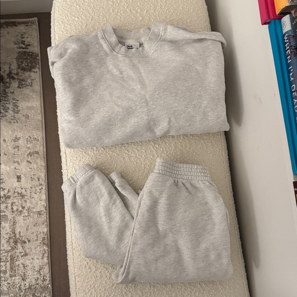 Gray Sweatshirt and Sweatpants Set Aritzia TNA heather cloud white matching set